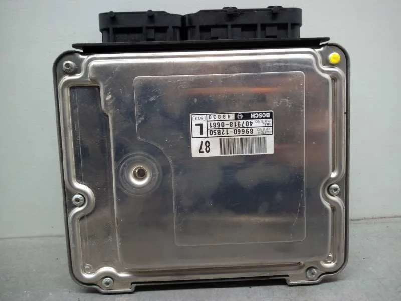 Centralita Motor Uce para Toyota Corolla (E12)