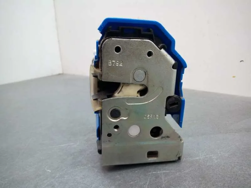 Cerradura Puerta Delantera Derecha para Fiat 500 L (330)