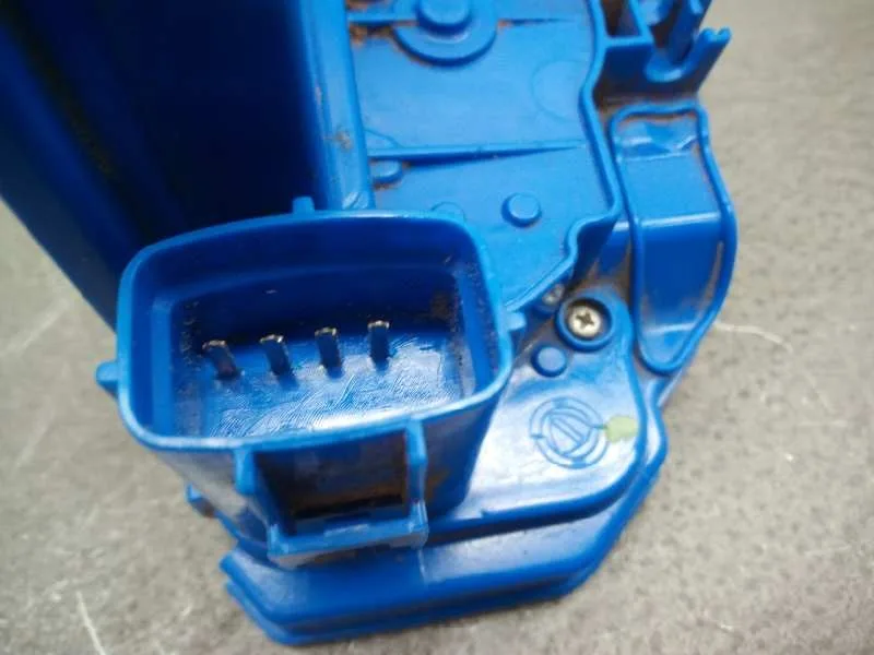 Cerradura Puerta Delantera Derecha para Fiat 500 L (330)