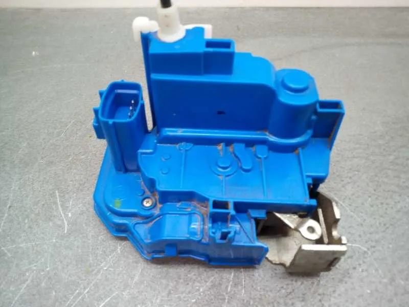Cerradura Puerta Delantera Derecha para Fiat 500 L (330)