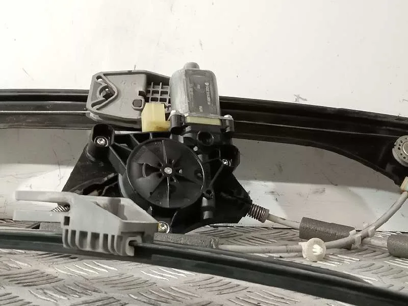 Elevalunas Delantero Izquierdo para Skoda Superb (3V3)
