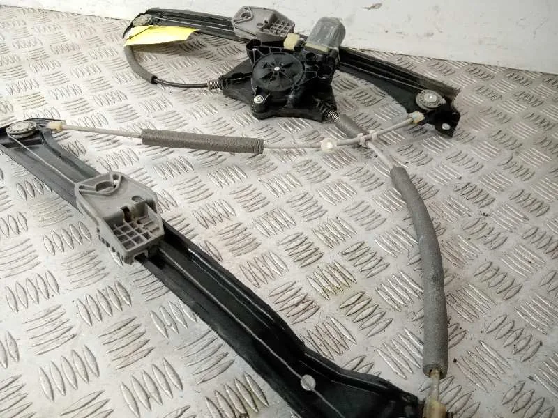 Elevalunas Delantero Izquierdo para Skoda Superb (3V3)