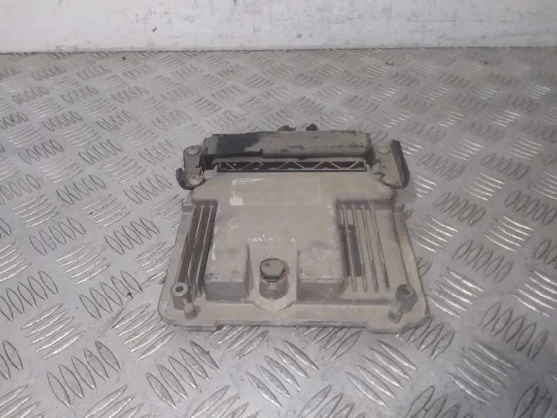 Centralita Motor Uce para Seat Leon (1P1)