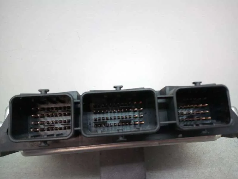 Centralita Motor Uce para Ford Focus Lim. (Cb4)