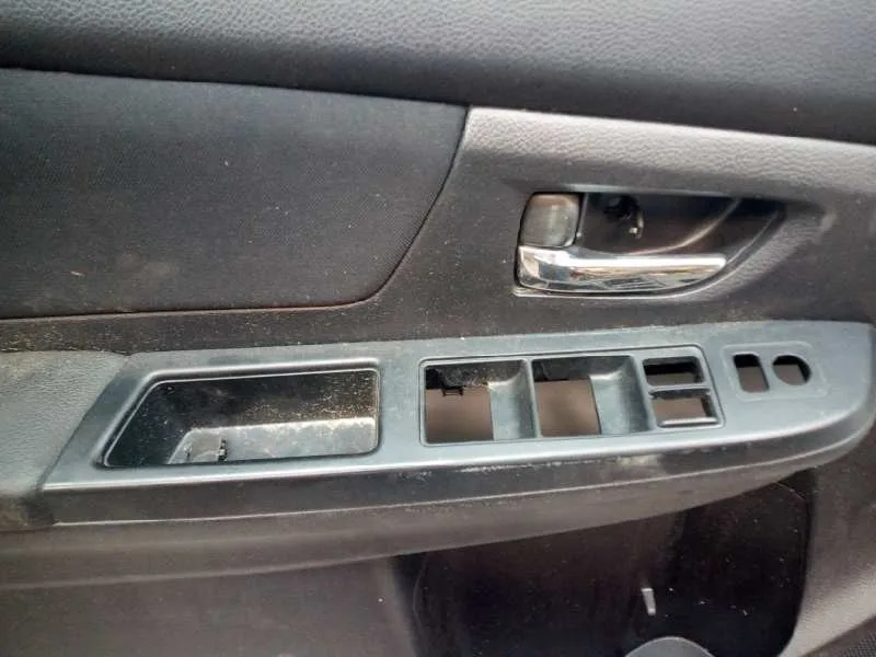 Guarnecido Puerta Delantera Izquierda para Subaru Xv