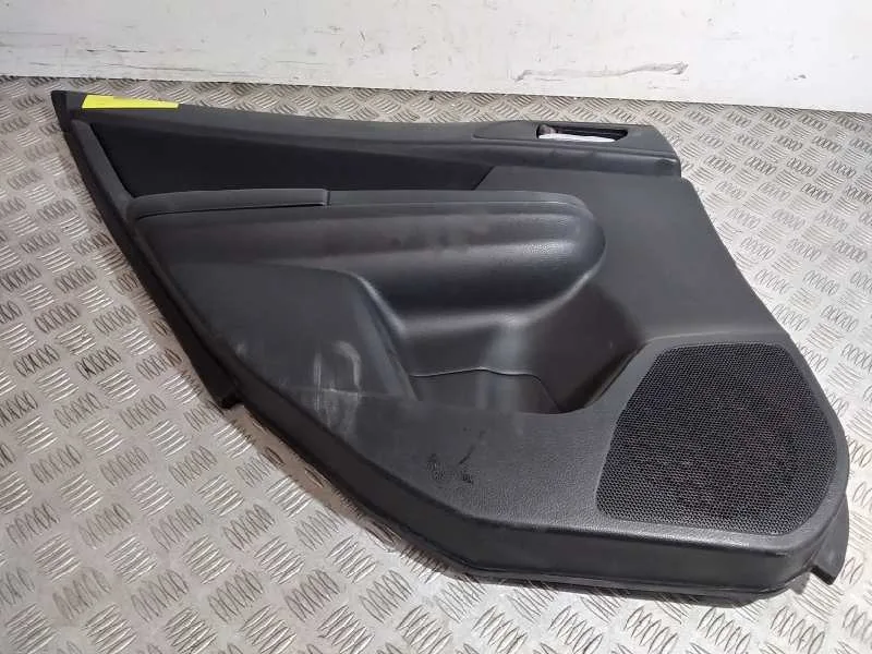 Guarnecido Puerta Trasera Izquierda para Subaru Xv