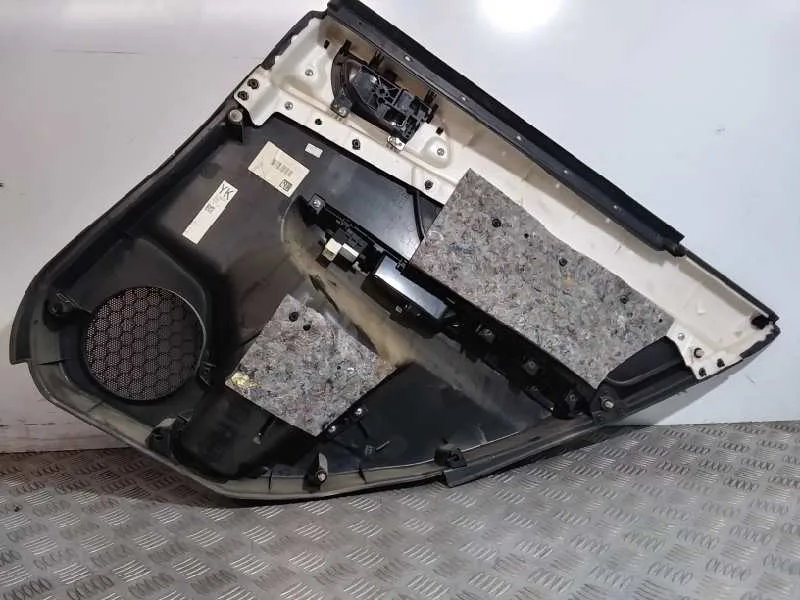 Guarnecido Puerta Trasera Izquierda para Subaru Xv