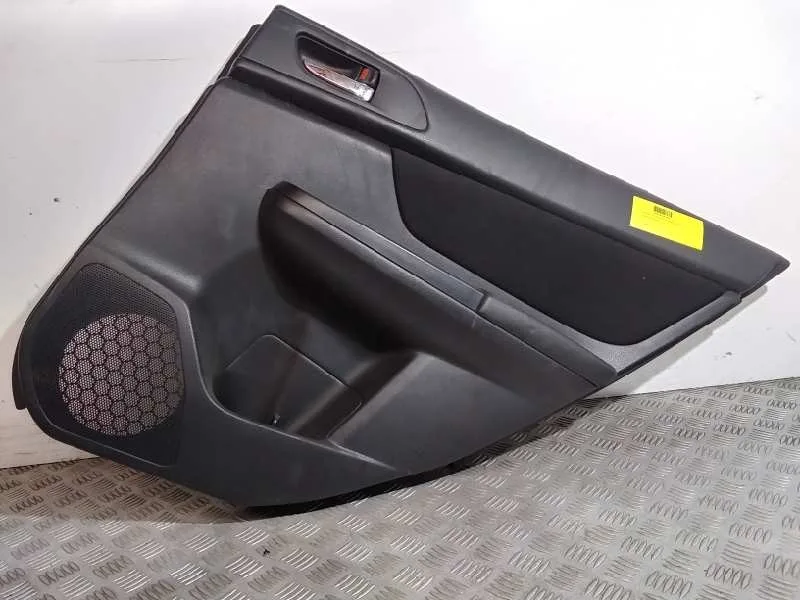 Guarnecido Puerta Trasera Derecha para Subaru Xv