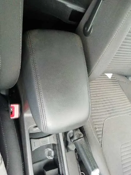 Apoyabrazos Central para Ford Focus Lim.