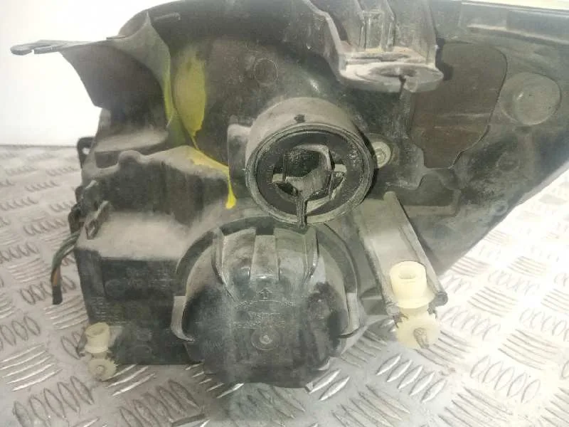 Faro Derecho para Ford Fiesta (Cbk)