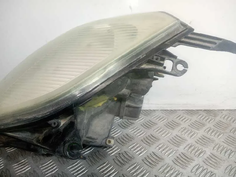 Faro Derecho para Ford Fiesta (Cbk)