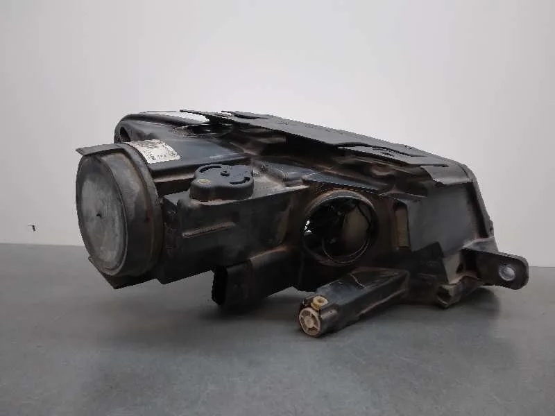 Faro Izquierdo para Volkswagen Passat Berlina (3C2)