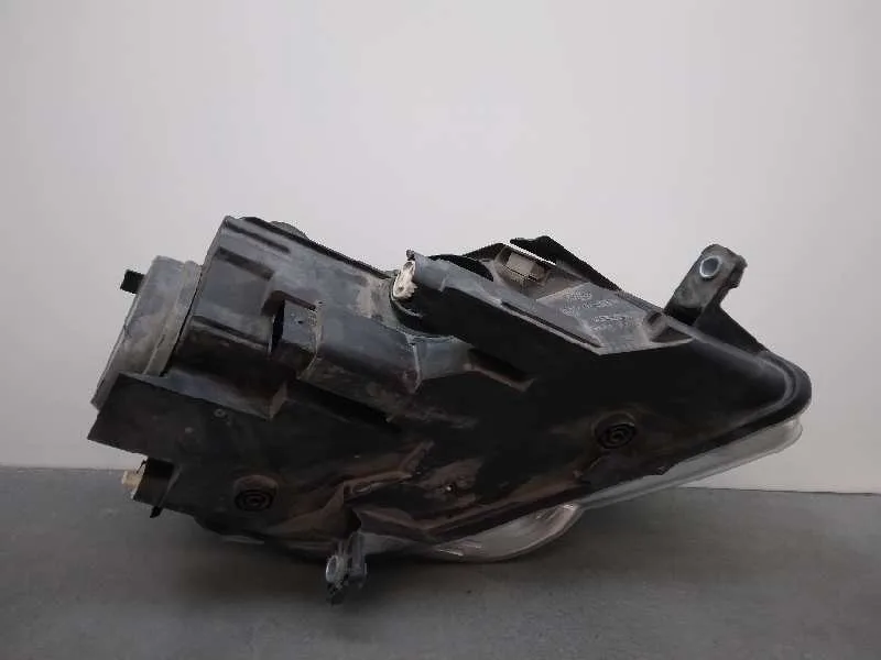 Faro Izquierdo para Volkswagen Passat Berlina (3C2)