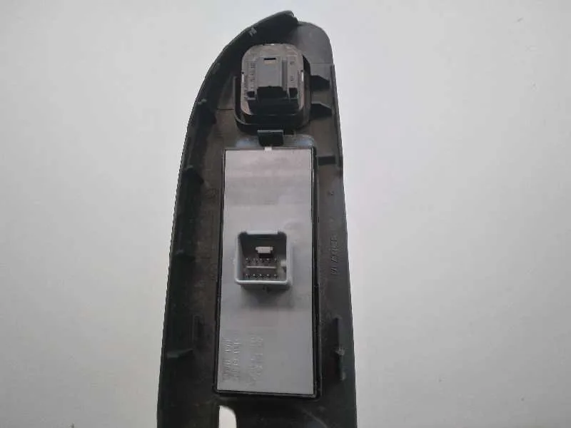 Mando Elevalunas Delantero Izquierdo para Volkswagen Passat Berlina (3C2)