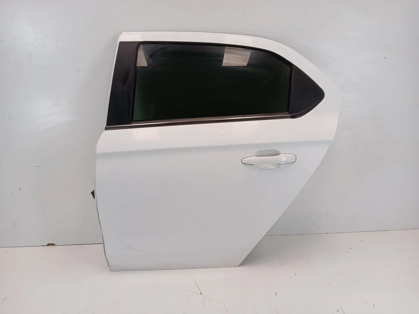 Puerta Trasera Izquierda para Citroën C-Elysee