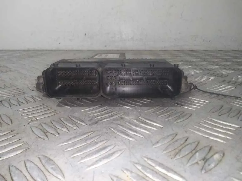Centralita Motor Uce para Opel Corsa C