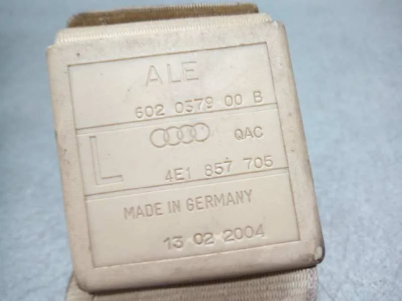 Pretensor Airbag Izquierdo para Audi A8 (4E2)