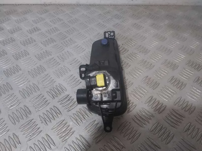 Faro Antiniebla Derecho para Ford Focus Lim.