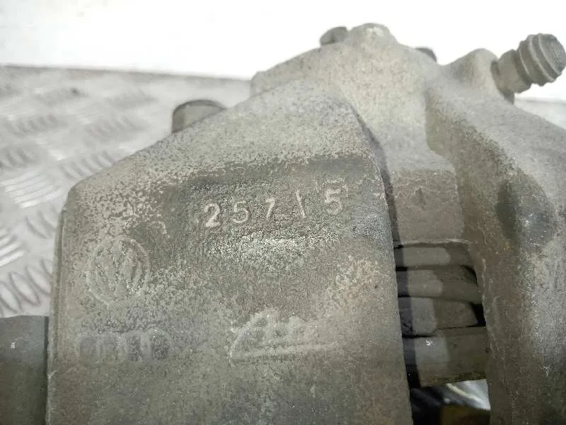 Pinza Freno Delantera Izquierda para Volkswagen Passat Berlina (3C2)