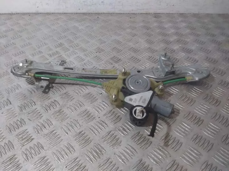Elevalunas Trasero Izquierdo para Toyota Corolla (E21)