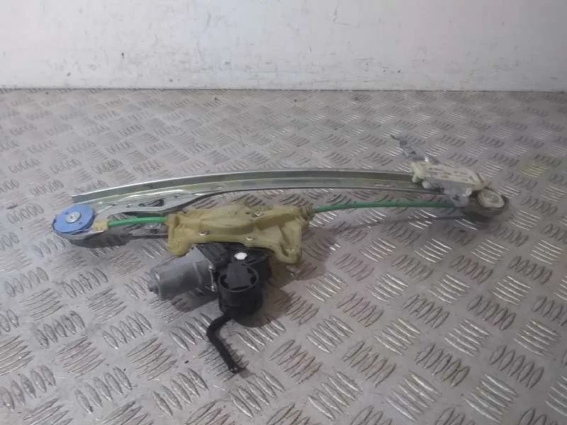 Elevalunas Trasero Izquierdo para Toyota Corolla (E21)