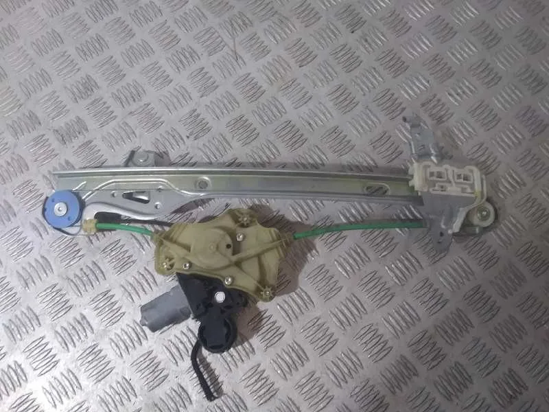 Elevalunas Trasero Izquierdo para Toyota Corolla (E21)