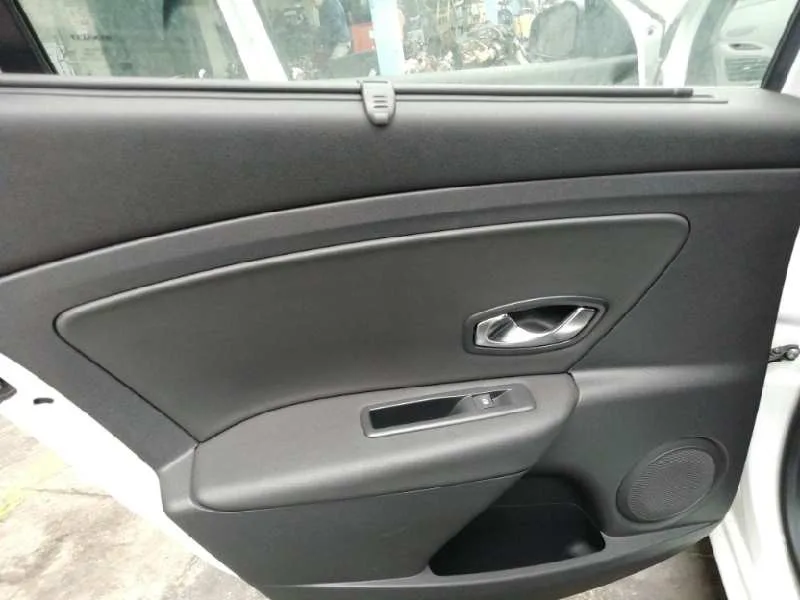 Guarnecido Puerta Trasera Izquierda para Renault Fluence