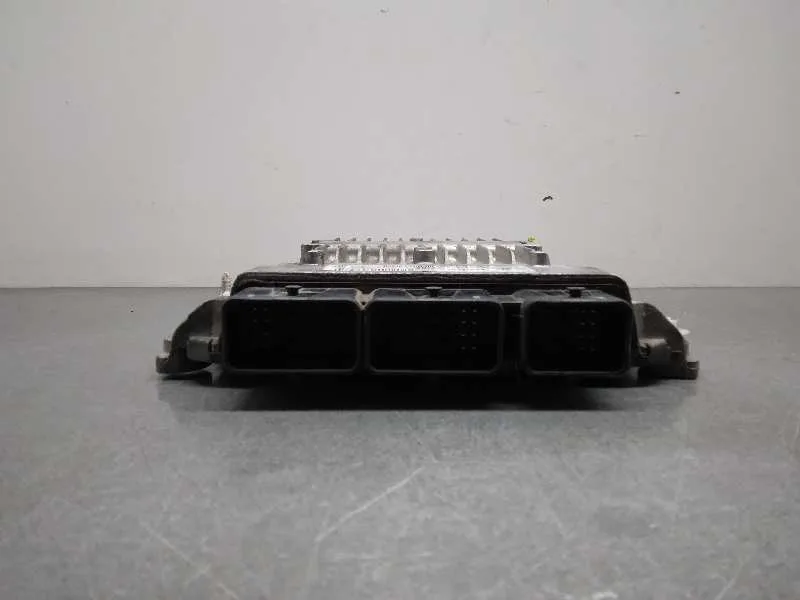 Centralita Motor Uce para Ford Focus Berlina (Cap)