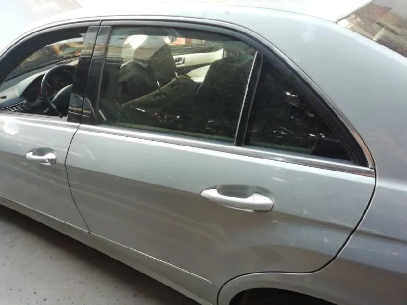 Puerta Trasera Izquierda para Mercedes-Benz Clase E (W212) Lim.