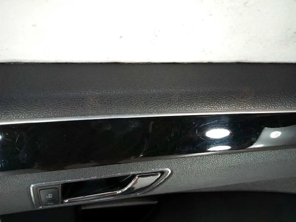Guarnecido Puerta Delantera Derecha para Mercedes-Benz Clase E (W212) Lim.