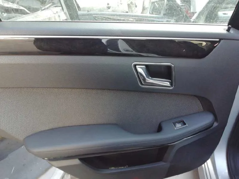 Guarnecido Puerta Trasera Izquierda para Mercedes-Benz Clase E (W212) Lim.