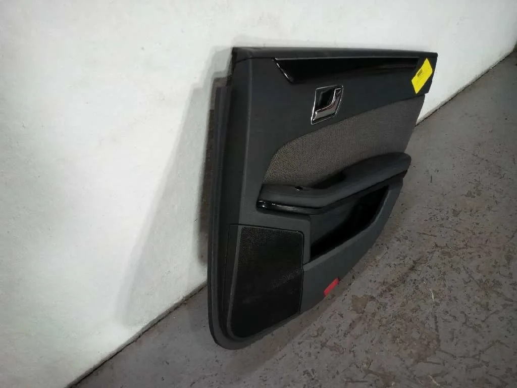 Guarnecido Puerta Trasera Derecha para Mercedes-Benz Clase E (W212) Lim.