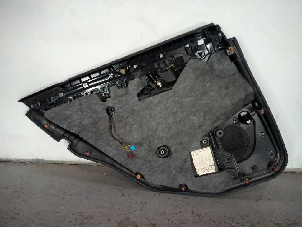 Guarnecido Puerta Trasera Derecha para Mercedes-Benz Clase E (W212) Lim.