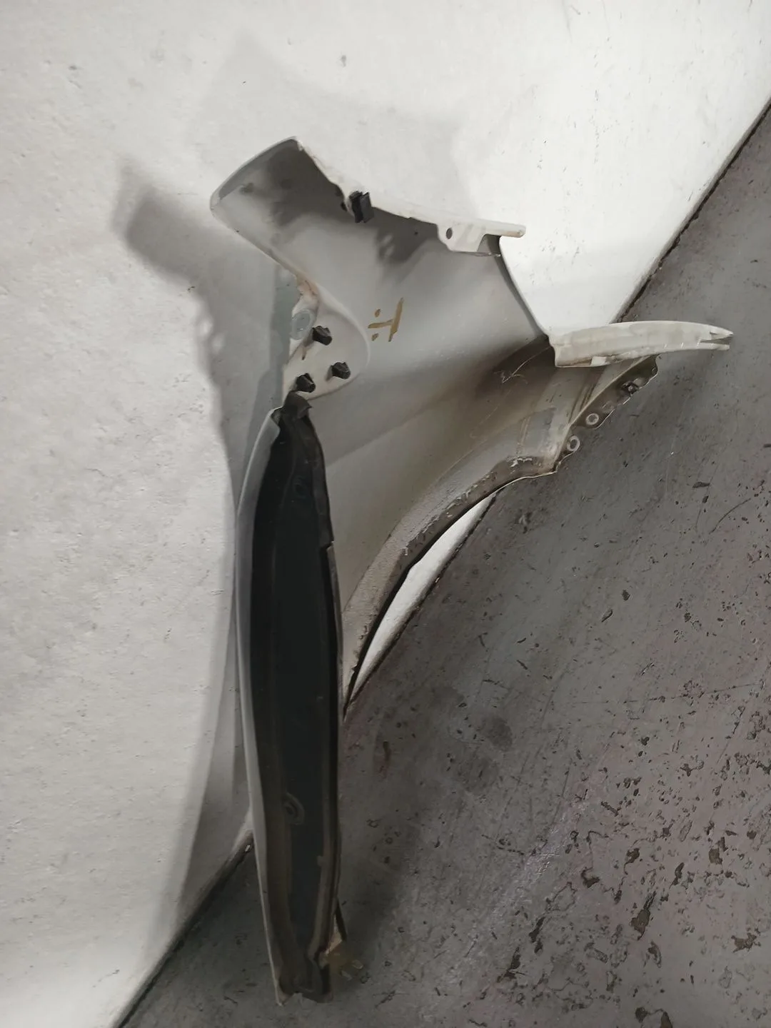 Aleta Delantera Izquierda para Renault Megane Iii Berlina 5 P