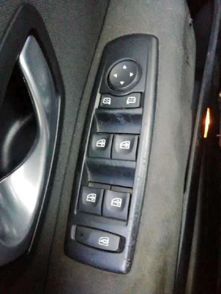 Mando Elevalunas Delantero Izquierdo para Renault Megane Iii Berlina 5 P