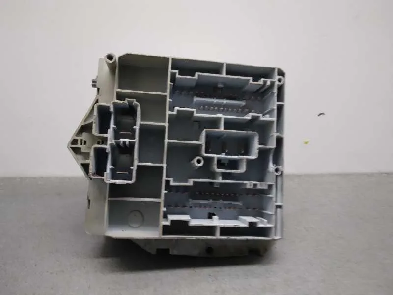 Caja Reles / Fusibles para Fiat Punto Berlina (188)