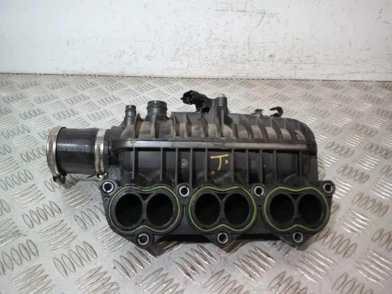 Colector Admision para Ford Focus Lim. (Cb8)