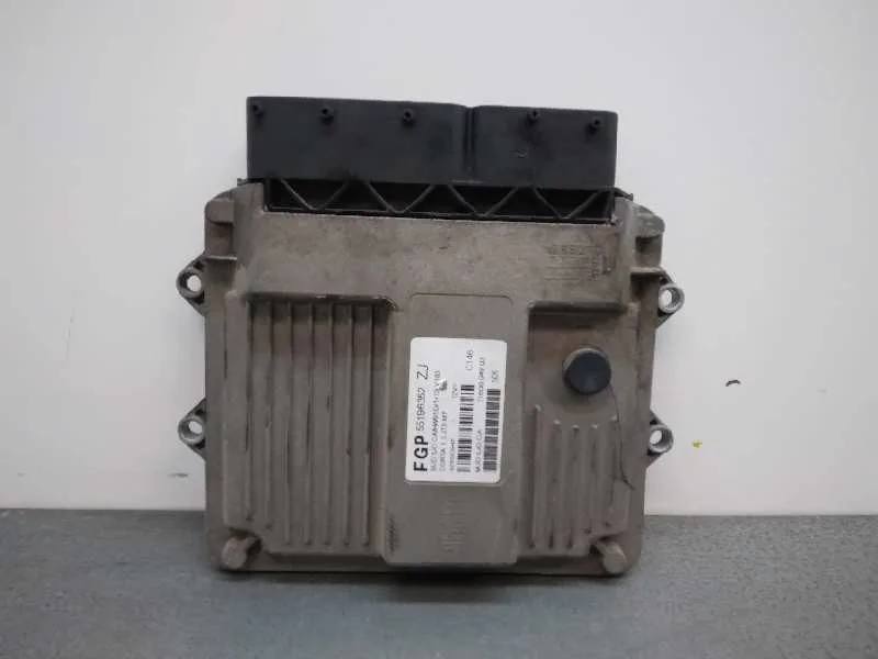 Centralita Motor Uce para Opel Corsa C