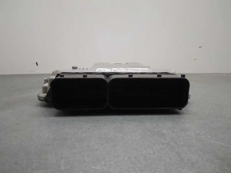 Centralita Motor Uce para Volkswagen Passat Berlina (3C2)