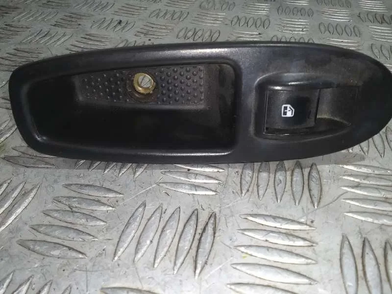 Mando Elevalunas Trasero Derecho para Fiat 500 L (330)