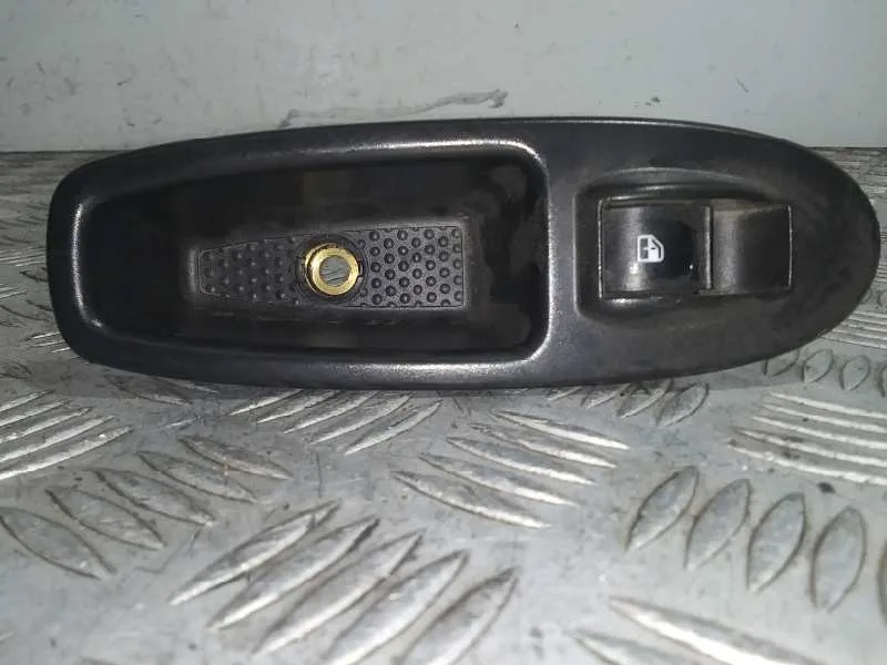 Mando Elevalunas Trasero Izquierdo para Fiat 500 L (330)