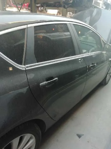 Puerta Trasera Derecha para Opel Astra J Lim.