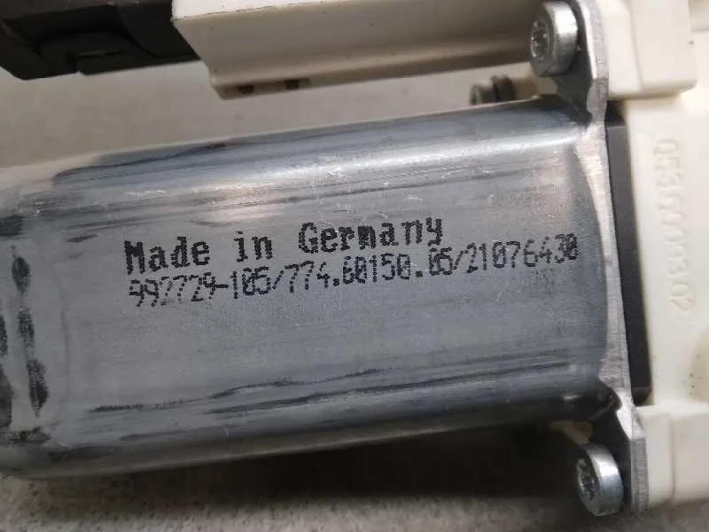 Motor Elevalunas Delantero Izquierdo para Volkswagen Passat Berlina (3C2)