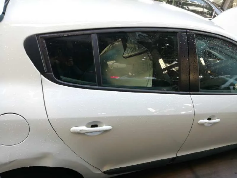 Puerta Trasera Derecha para Renault Megane Iii Berlina 5 P