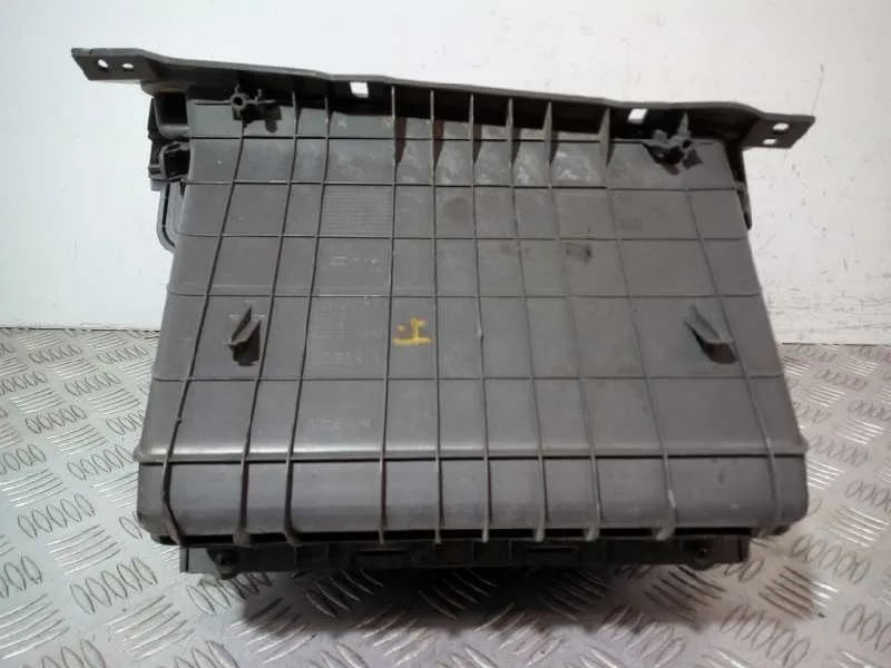Guantera para Nissan Nv 200 (M20)