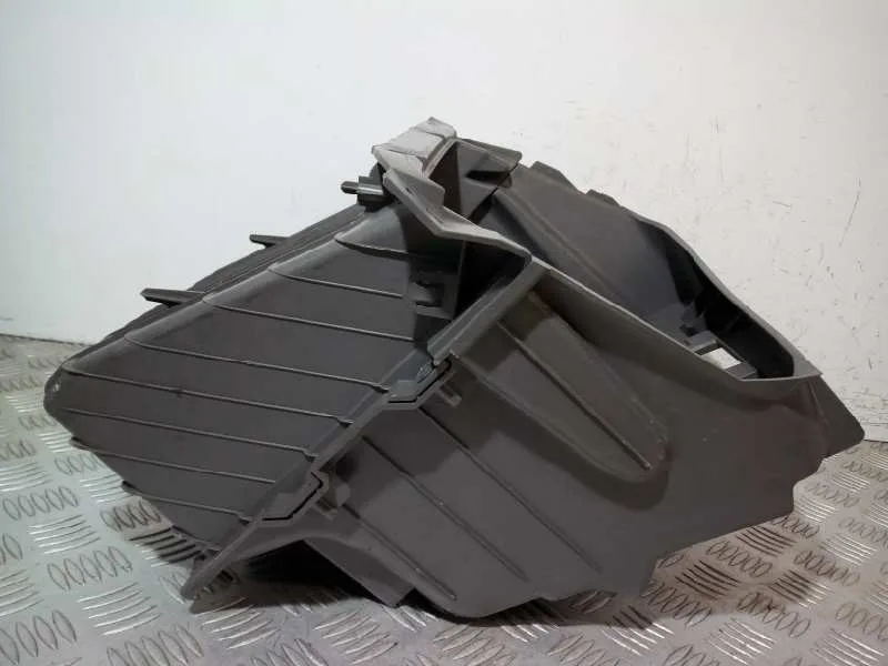 Guantera para Nissan Nv 200 (M20)