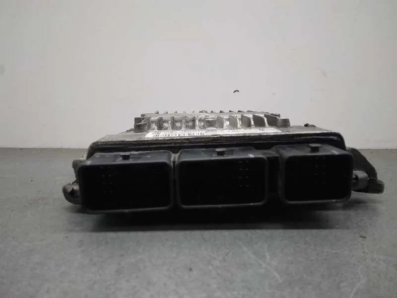 Centralita Motor Uce para Ford Focus Berlina (Cap)