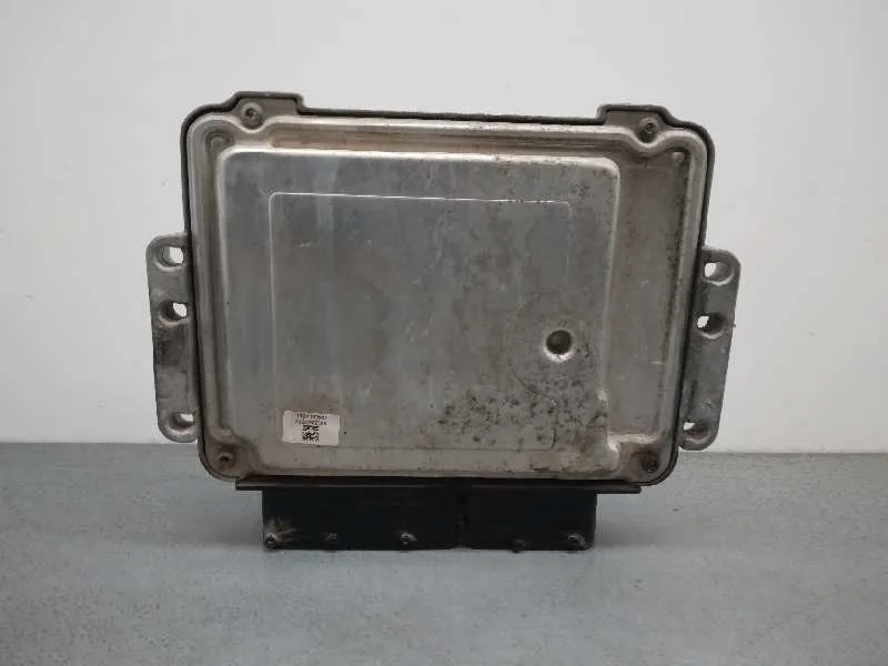 Centralita Motor Uce para Opel Zafira B