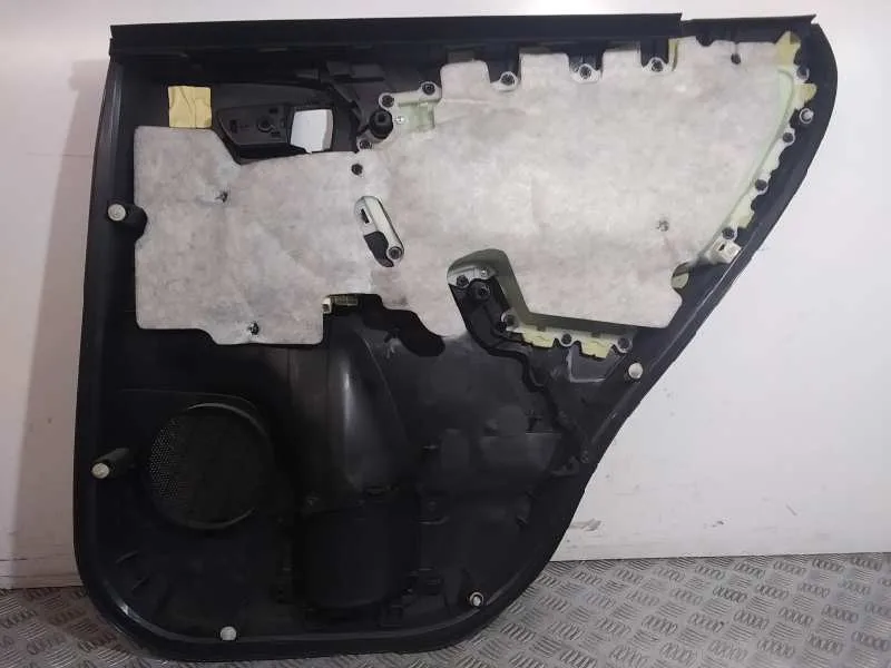 Guarnecido Puerta Trasera Izquierda para Toyota Rav 4