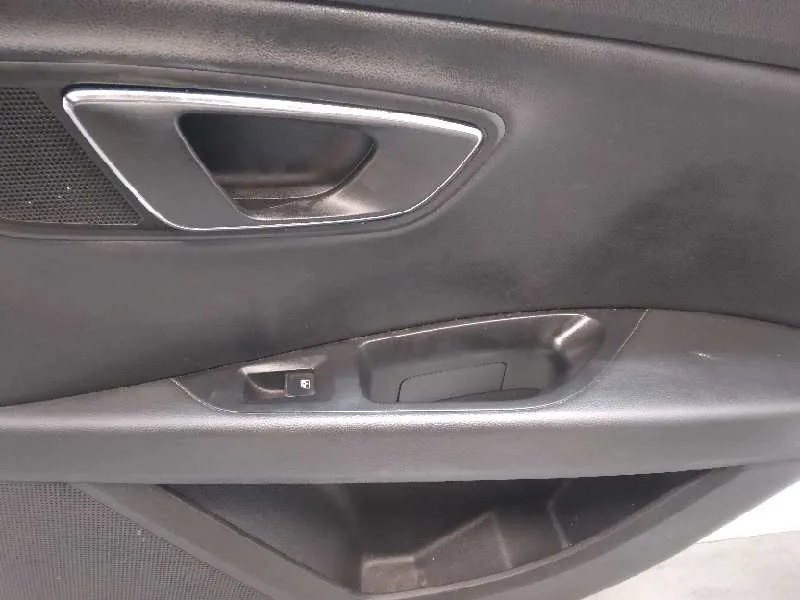 Guarnecido Puerta Trasera Derecha para Seat Leon St (5F8)